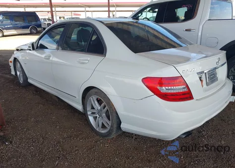 2012 Mercedes-Benz C 250 Sport из США, поврежденный, VIN WDDGF4HBXCA633765